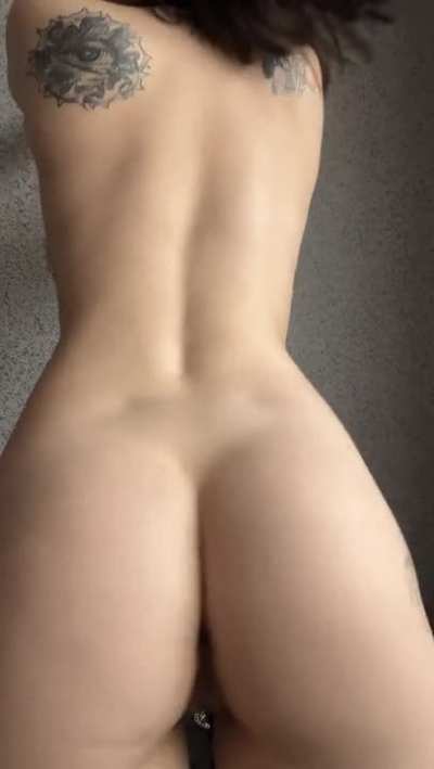 It seems inviting and yummy from behind