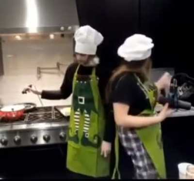 Roommates btw