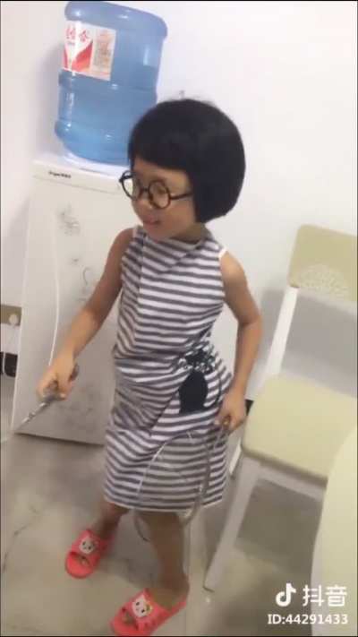 Was searching for Chinese videos to practice my Mandarin and discovered this gem...