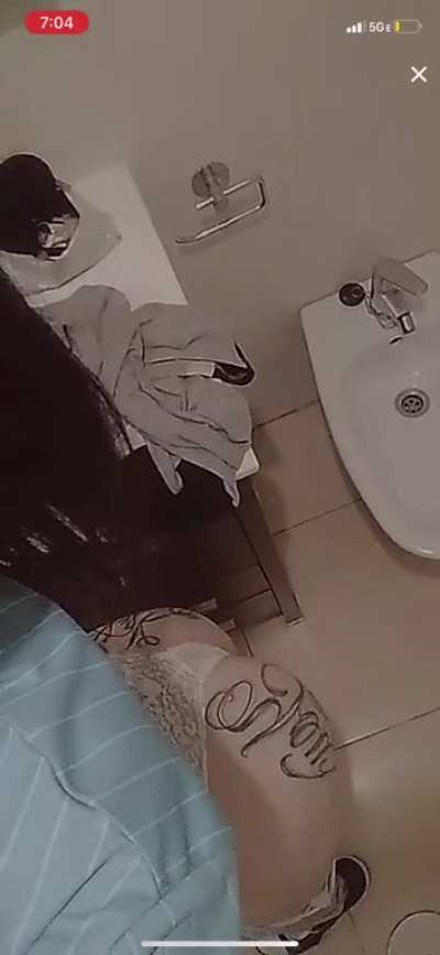 Shows her Ass on TikTok live