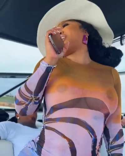 😮&zwj;💨🍒🍑