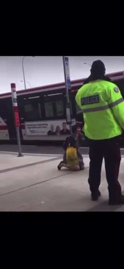 Toronto Woman not allowed onto bus without a mask