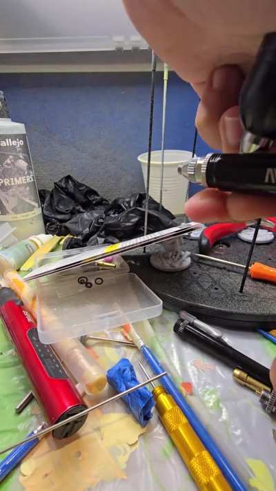 I jave an issue with the airflow of my airbrush I'm not good at explaining so watch the video please ,if I sealed the cup the liquid flow ether that it wouldn't spray but there's air in both ways