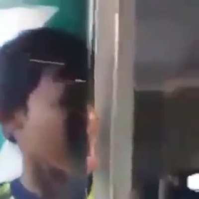 :V
