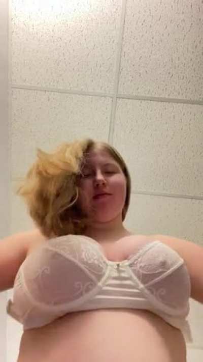 Pov: I&rsquo;m waking you up (: