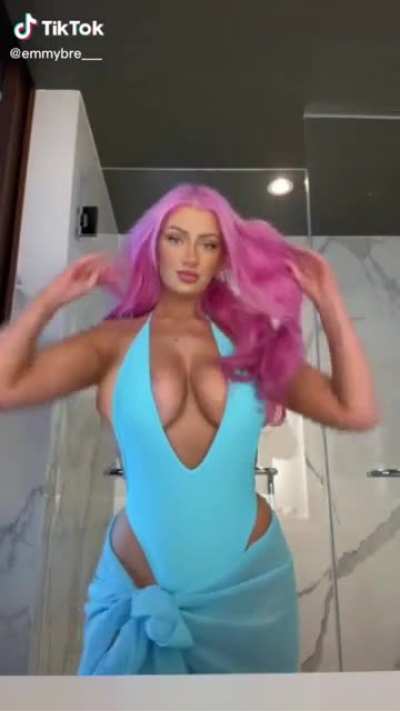 emmybre__