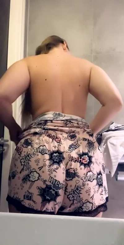 Do you like my curves?);) I&rsquo;m a bit shy....)❤️