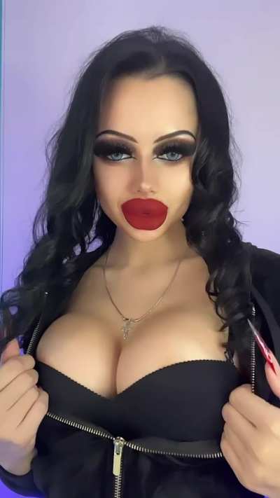Showing my big boobs