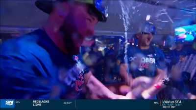 [Highlight] John Schneider pops things off for the Blue Jays postseason clinching celebration on national TV: 