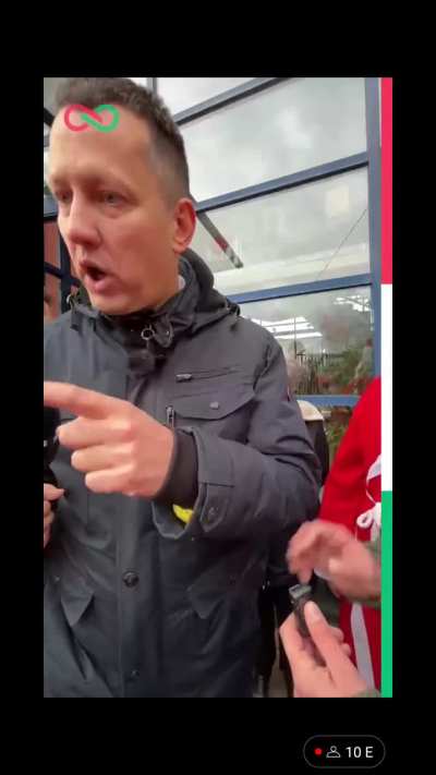 Magyar P&eacute;ter Menczereset j&aacute;tszik