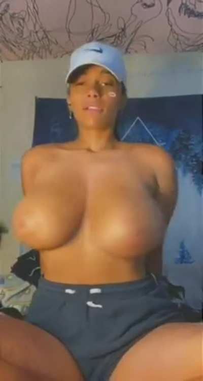 Possibly the best tits I&rsquo;ve ever seen on reddit 😮