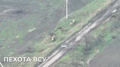 RU pov: A failed attempt to break through near Soledar using IFVs and tanks, resulting in the destruction of atleast one IFV and multiple UA soldiers hit