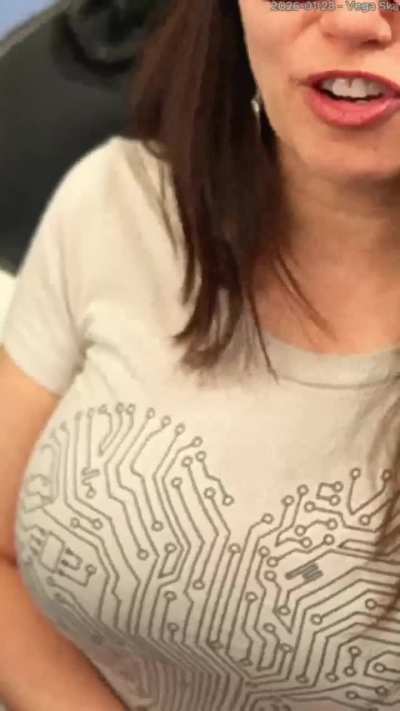 2026-01-28 Trisha Hershberger is back! (zoomies and rotates with closer look..! )
