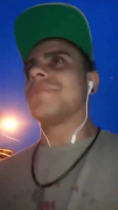 Muca tentando esquecer a Mayumi