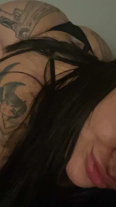 I like to surprise people with my sexy body
