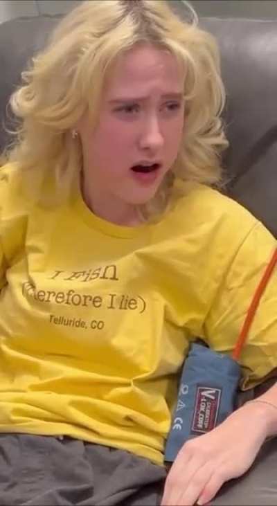 Twins can&rsquo;t recognize each other after getting their wisdom teeth removed