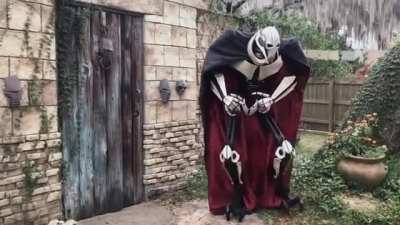 this General Grievous cosplay is mind-blowing