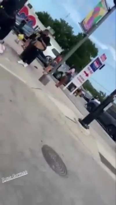 Brawl in Dallas,TX (Deep Ellum) .... I've seen a few brawls in my day , but the police officer really threw hands and broke the law... Legal Much ? Shorter video coming up.