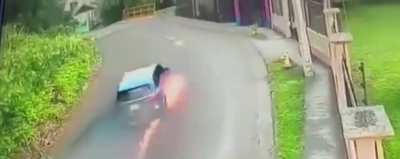 When you thing dudes on the bike are the idiots&hellip;