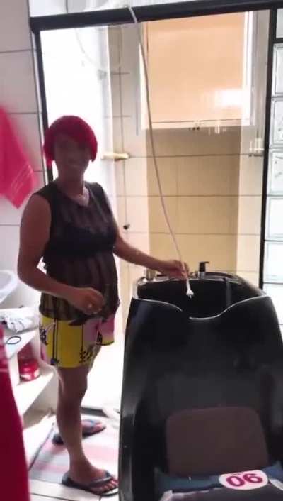 V&iacute;deo do MTST mostrando seus membros e a conquista da casa feita por eles. Bom para mandar para dam&iacute;lia amigos etc