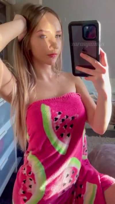 Do you like my towel reveal and magic trick? 🤤💕 [19]