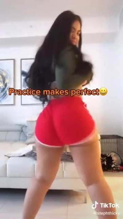 Whole lot of fuckin ass 🥵🍑