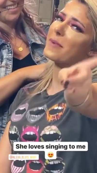 Singing to Nia