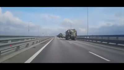 Помогите найти ремикс, а за одно и насладитесь движением военной техники по крымскому мосту. P.S пригодился