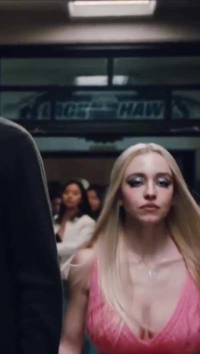 Sydney in Euphoria S02E07 (2022)