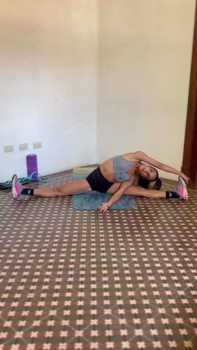 Maybe I can teach you some flexibility tricks 😉 (oc)