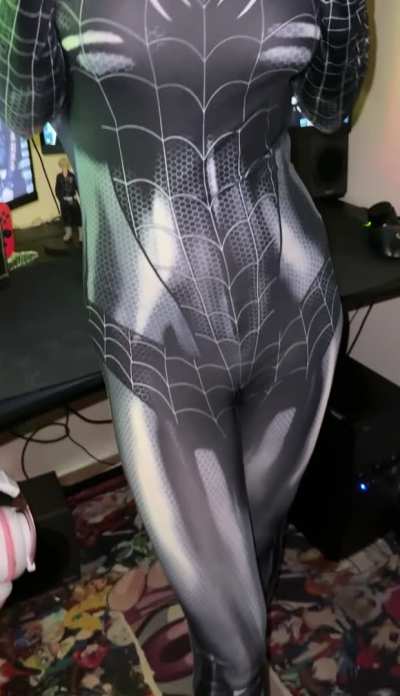 My Venom Cosplay by (Leilanmk) from Spiderman