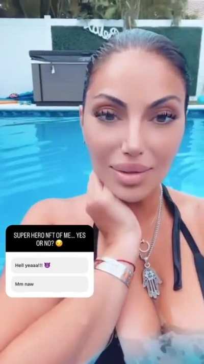 beauty in the pool