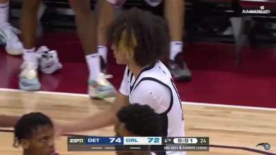 [Highlight] Anthony Black banks in the tough triple through the contact for the 4 point play