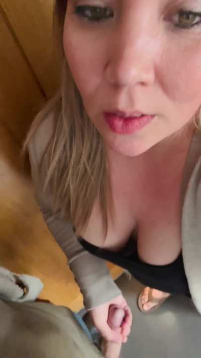 🔥 Teased him all day at the BBQ, snuck him in the spare room &amp;amp; stroked him till he exploded all over my mouth 😈💦