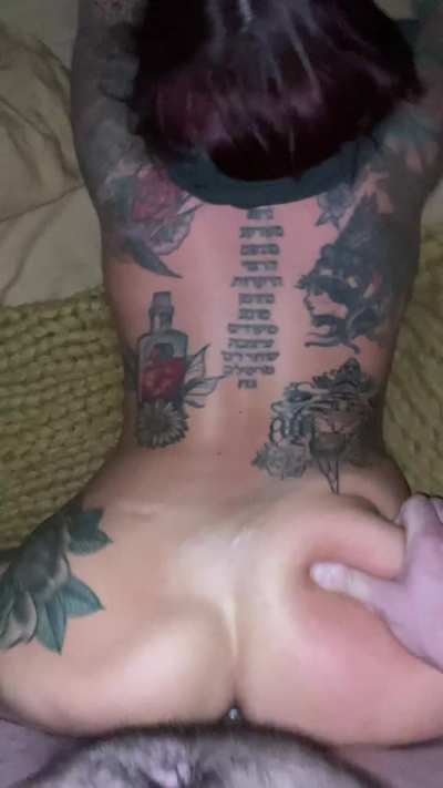 (OC) I fucked a load deep into her goth pussy seconds later😈