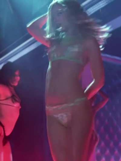 Natalie Portman was so hot as a stripper