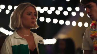 Lizze Broadway Grabs a Bully by His Balls in American Pie Presents: Girls&rsquo; Rules (2020)