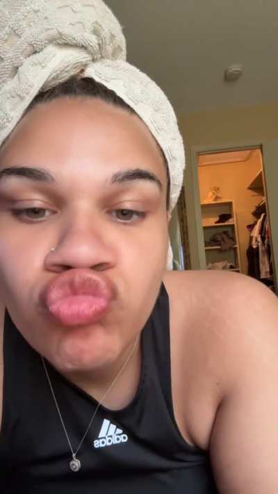 😘