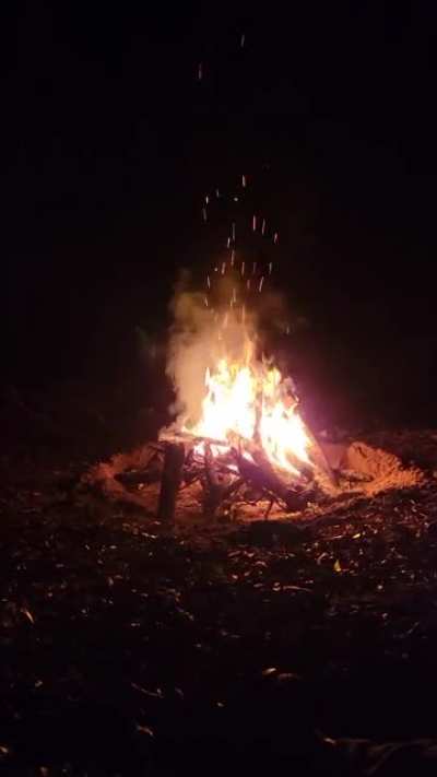 A cozy campfire and a perfect fall night. Sound up.