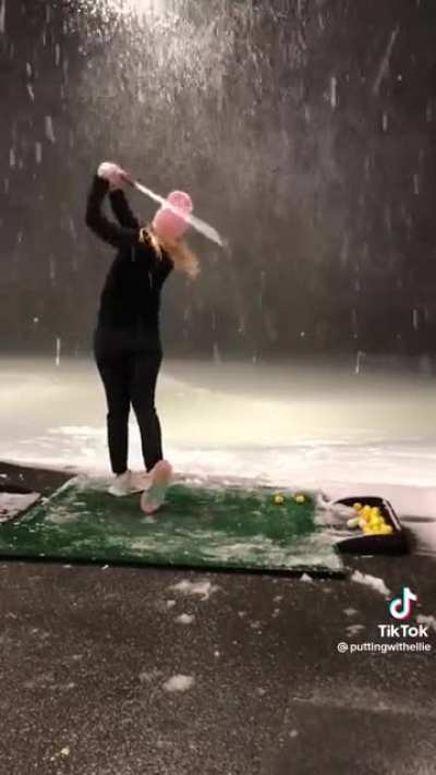 That’s dedication!! ( 🎥: @puttingwithellie )