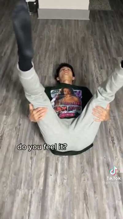 Girl instructs bf in &lsquo;yoga poses&rsquo;