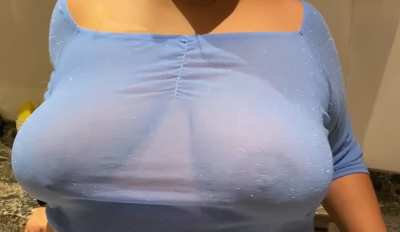 I have big boobs. I don&rsquo;t wear bras. My boobs hang.