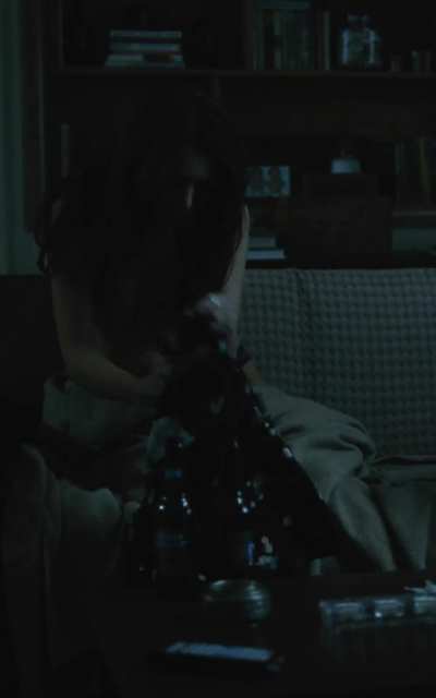 Emily Ratajkowski tits in Gone Girl