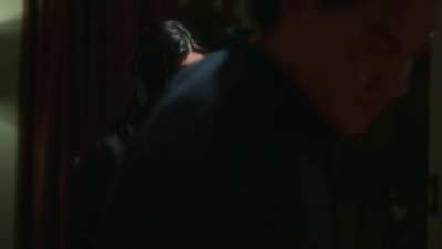 Maite Perroni (Adriana) & Ela Velden (Siena) lesbian kiss in El juego de las llaves s02e03