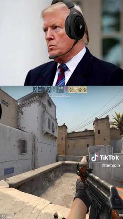 The boys play csgo