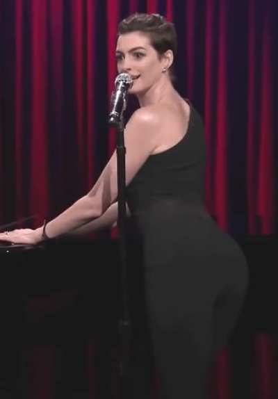 Anne Hathaway