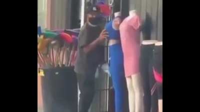 NPC encounters mannequin for the first time