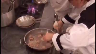 Gordon Ramsay&rsquo;s voice crack in slow motion