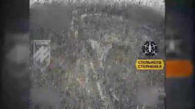 🗓 Date: ~13.01.2024
🇺🇦 Unit: 12 BrSP "Azov"
📌 Geolocation:
00:20 - 49.046851,38.247982
📂 Description: FPV kamikaze hits a Russian surveillance camera, a Loaf [scooby doo van] and a car. The city of Kreminna, Luhansk region.