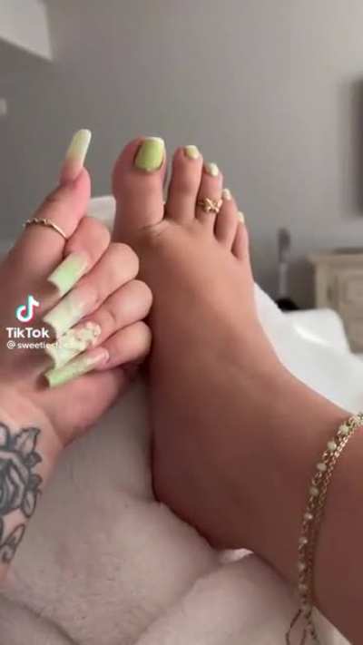 some green nails n toes